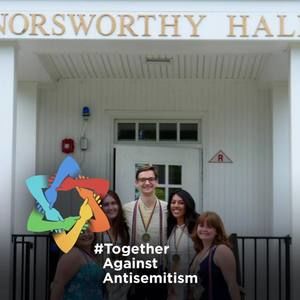 Meet your Posher, Leah